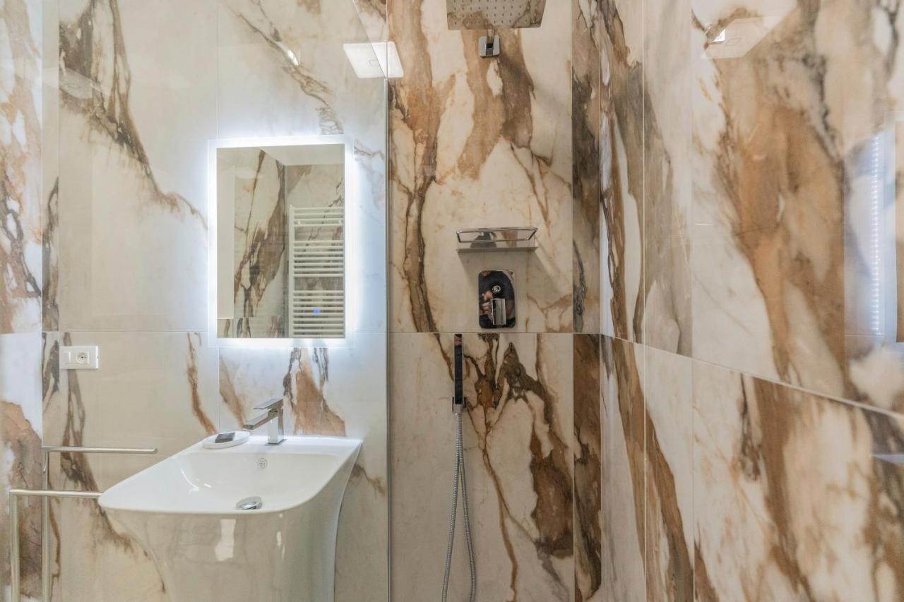 Aldrovandi Luxury Suites And Apartment Bologna Eksteriør billede