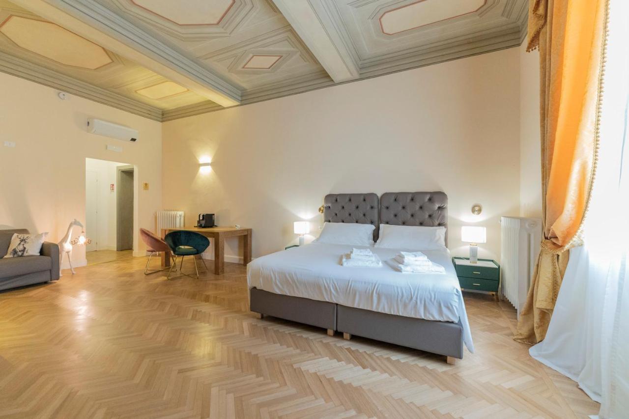 Aldrovandi Luxury Suites And Apartment Bologna Eksteriør billede