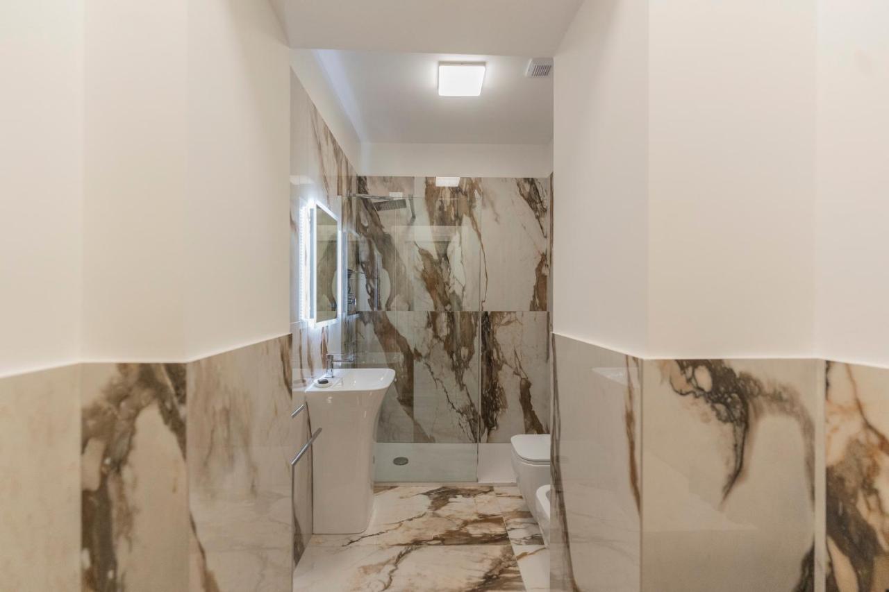Aldrovandi Luxury Suites And Apartment Bologna Eksteriør billede