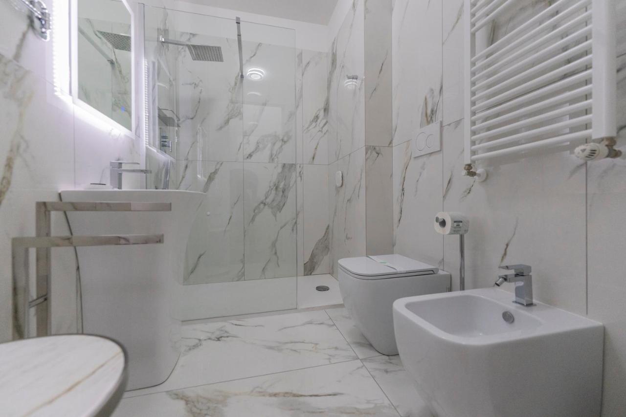 Aldrovandi Luxury Suites And Apartment Bologna Eksteriør billede