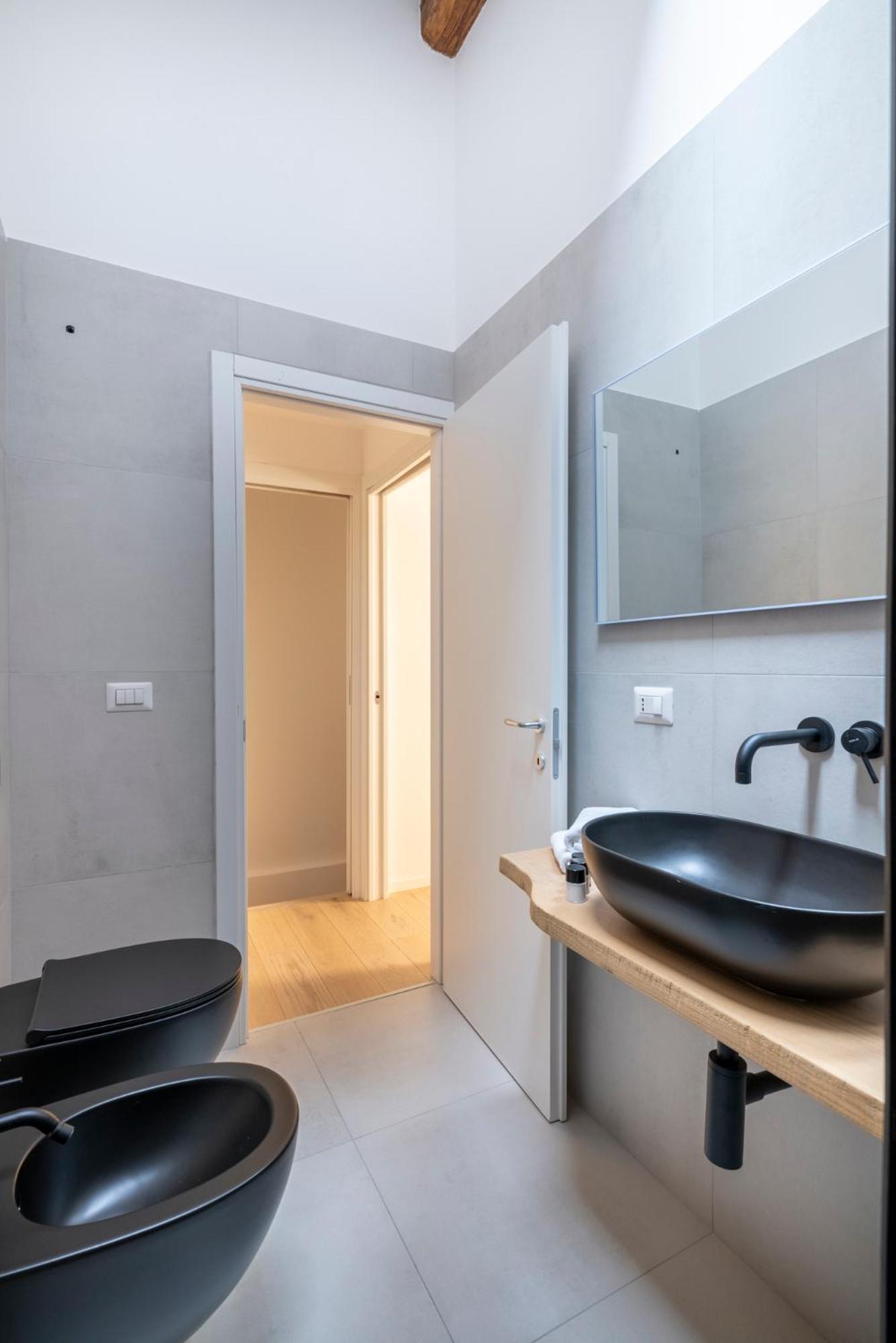 Aldrovandi Luxury Suites And Apartment Bologna Eksteriør billede