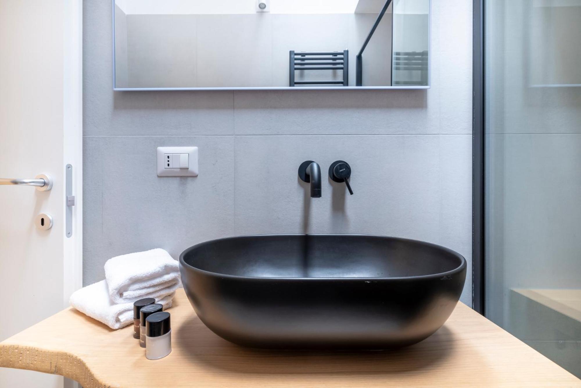 Aldrovandi Luxury Suites And Apartment Bologna Eksteriør billede