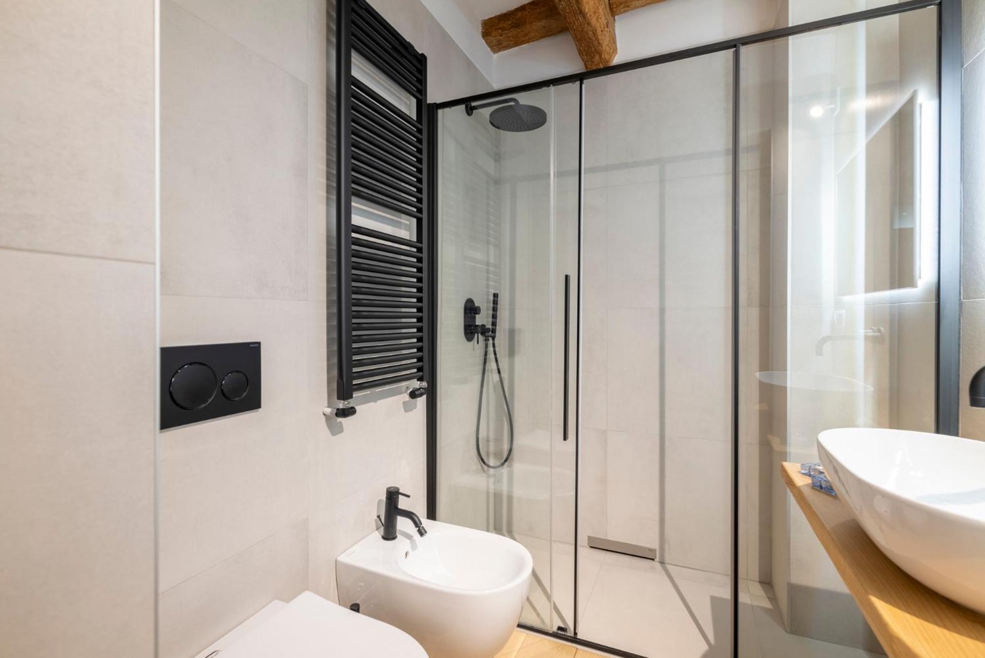 Aldrovandi Luxury Suites And Apartment Bologna Eksteriør billede